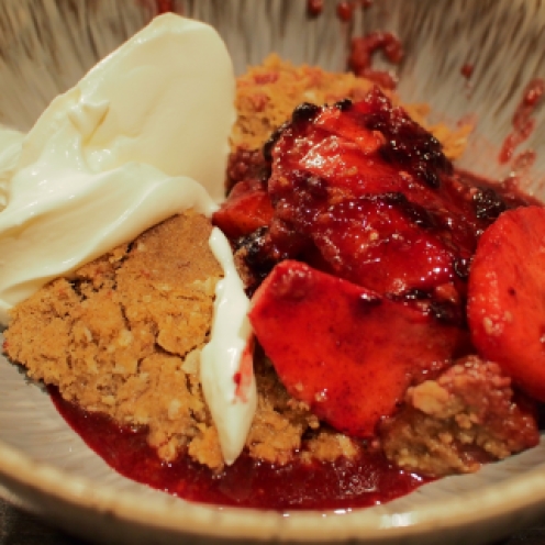 The Hairy Bikers apple and blackberry crumble