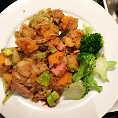 Spicy potato and butternut squash hash with bacon, leekand broccoli